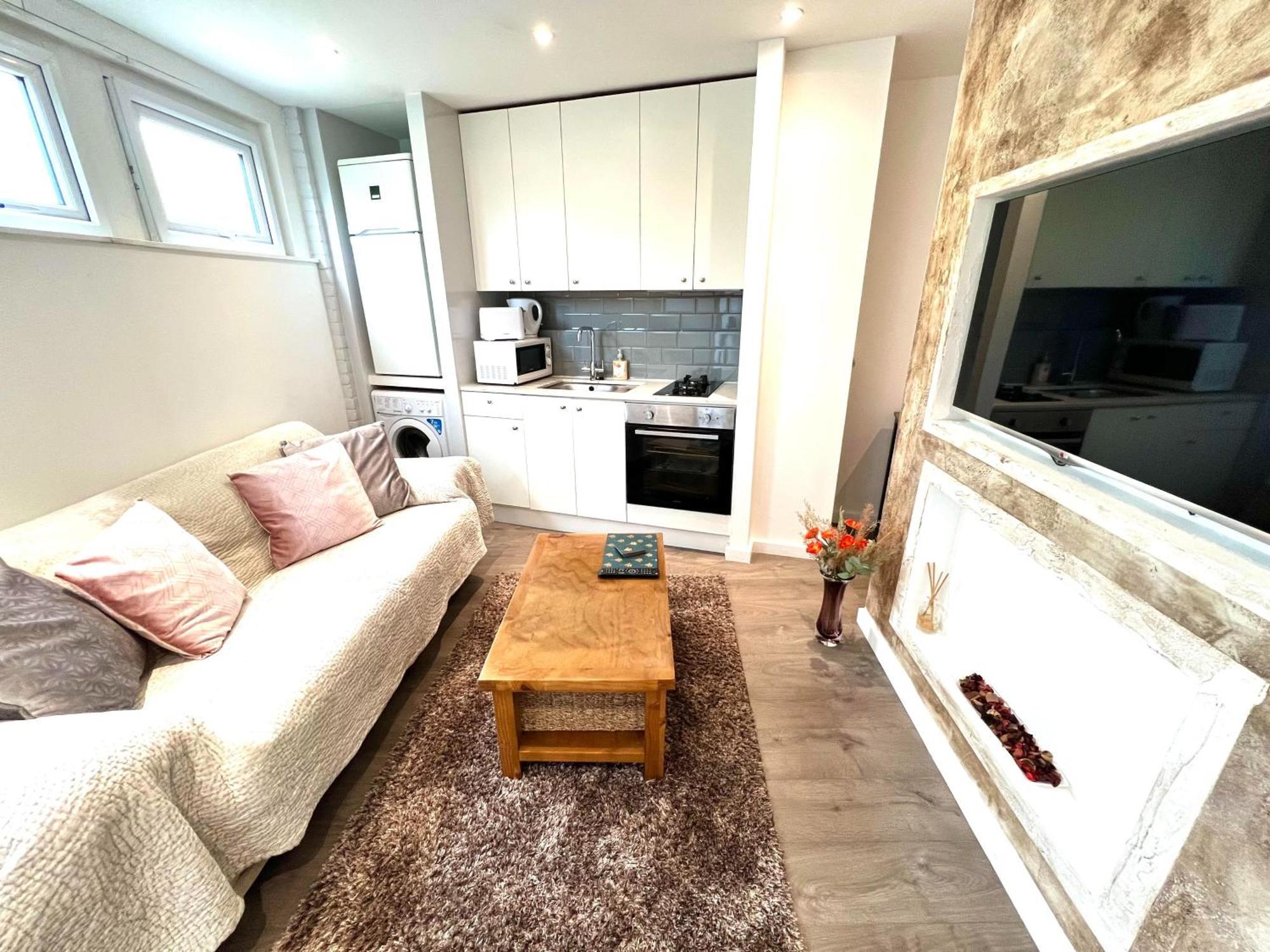 Modern Studio Apartment With Free Wifi Лондон Экстерьер фото